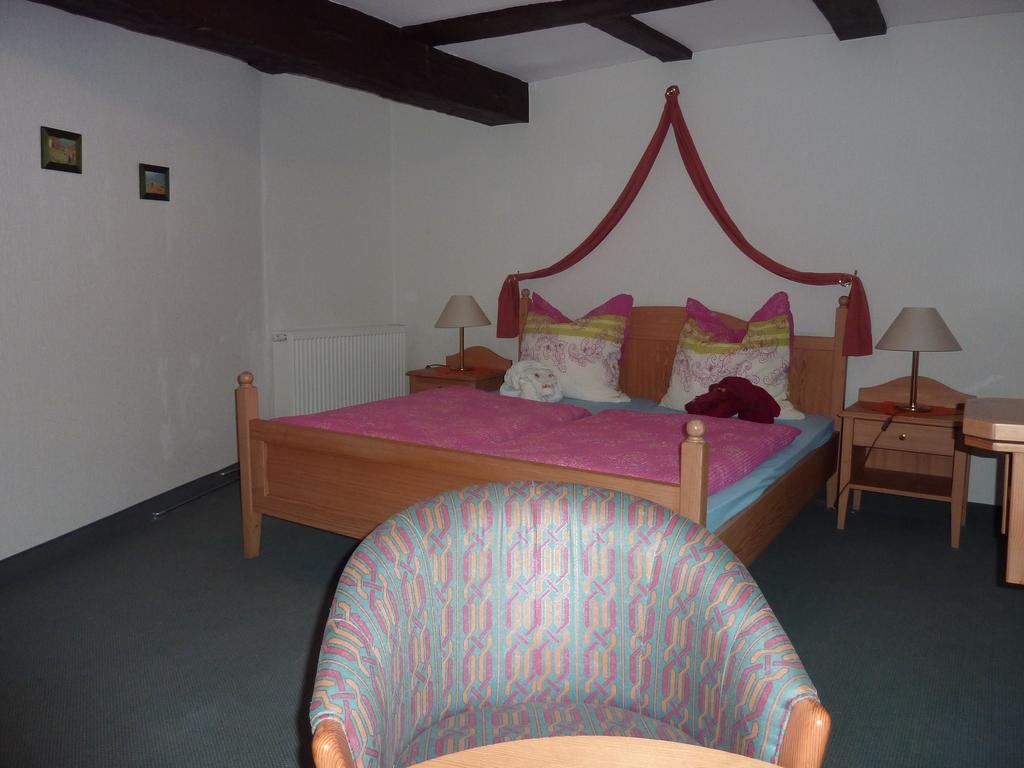 Hof Guttels Waldgasthof Ferienpension Ротенбург-на-Фульде Экстерьер фото